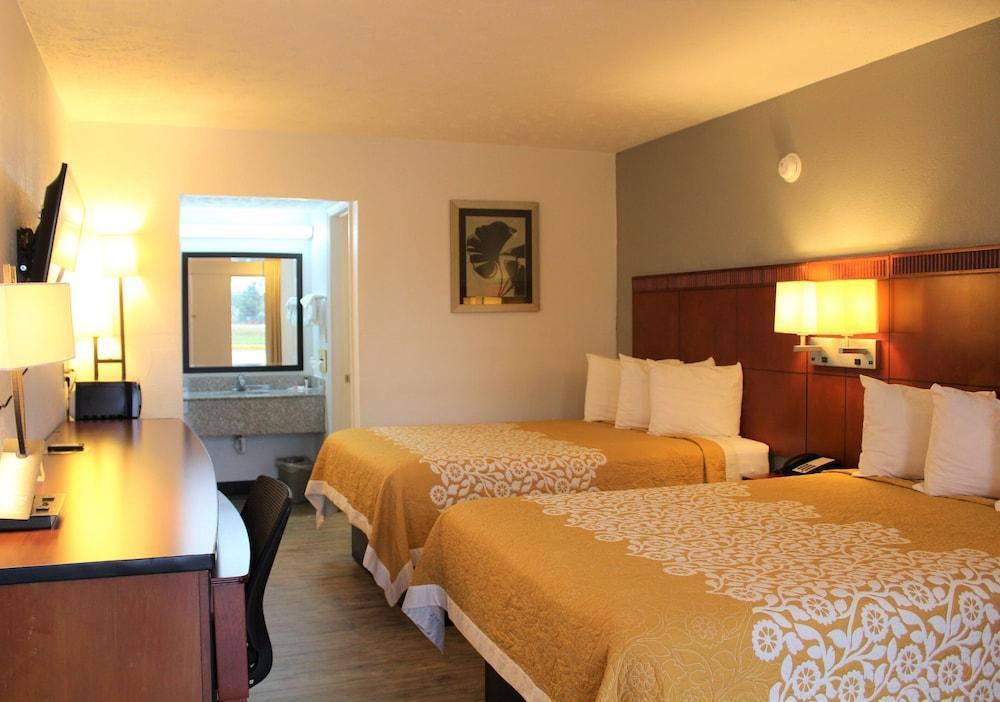 Ramada By Wyndham Lumberton Hotel ภายนอก รูปภาพ