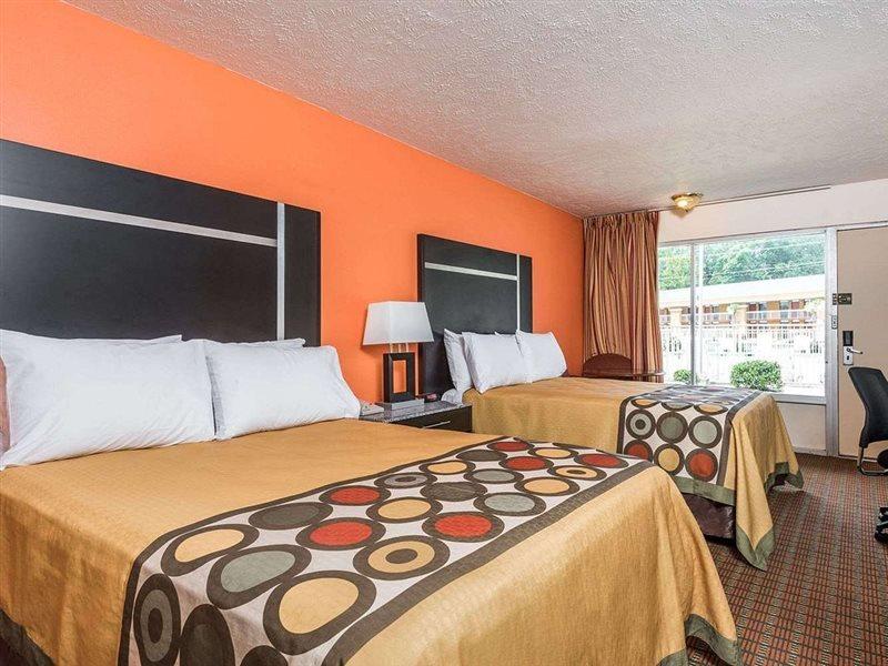 Ramada By Wyndham Lumberton Hotel ภายนอก รูปภาพ