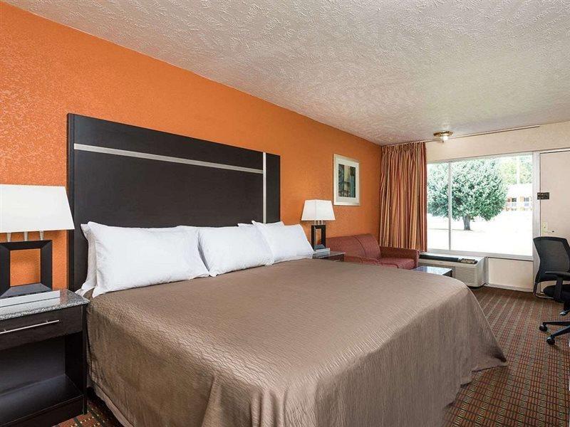 Ramada By Wyndham Lumberton Hotel ภายนอก รูปภาพ