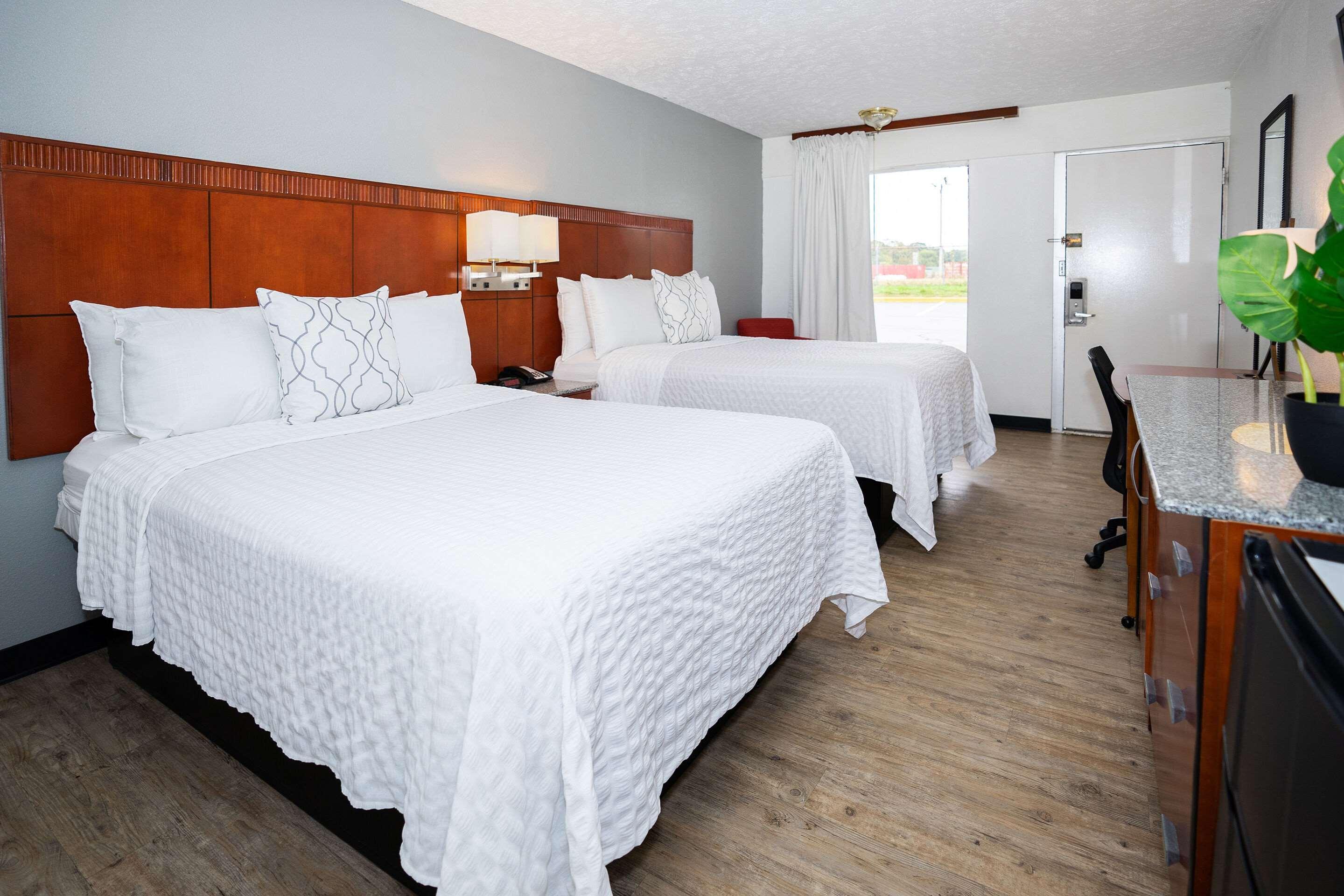 Ramada By Wyndham Lumberton Hotel ภายนอก รูปภาพ
