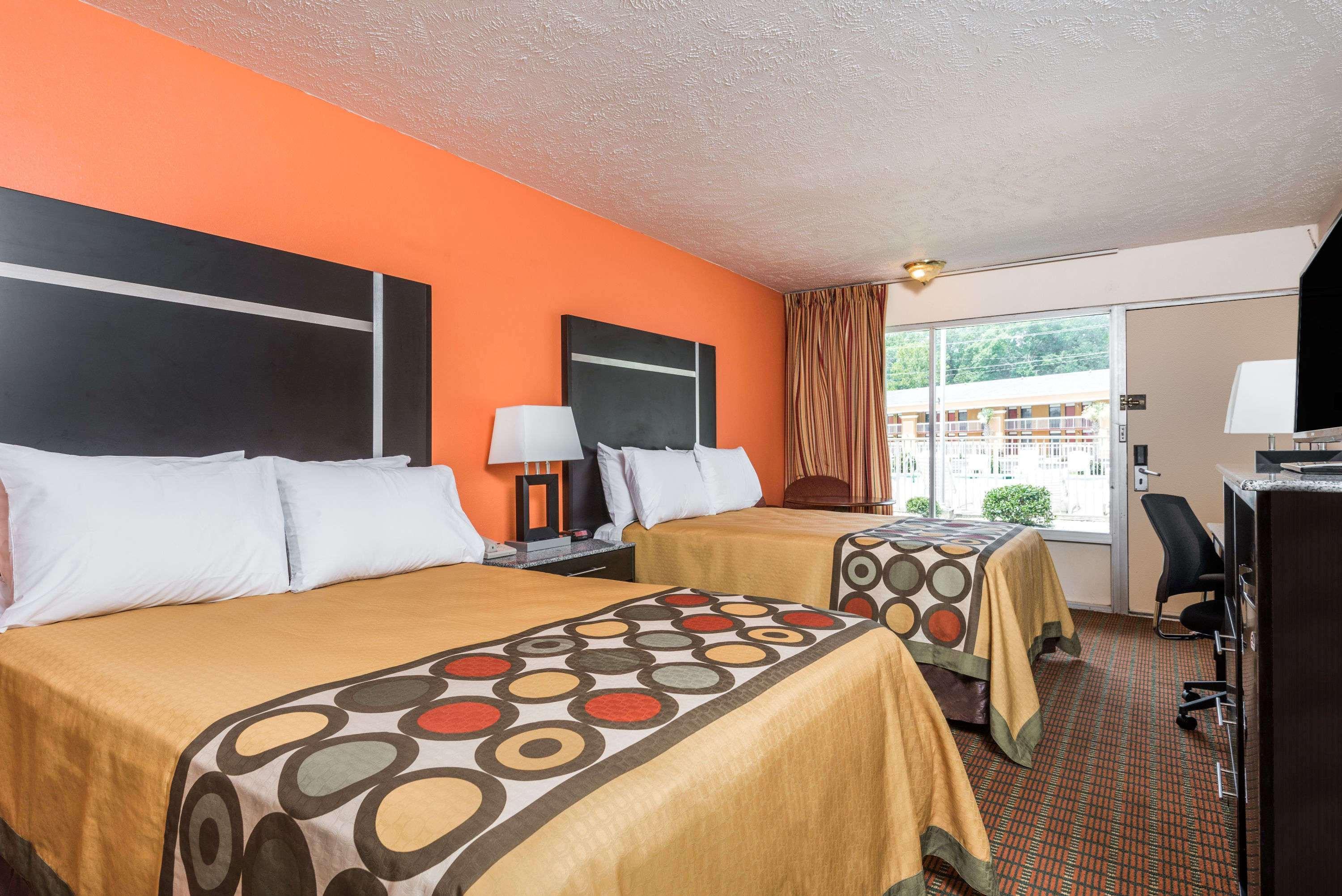 Ramada By Wyndham Lumberton Hotel ภายนอก รูปภาพ