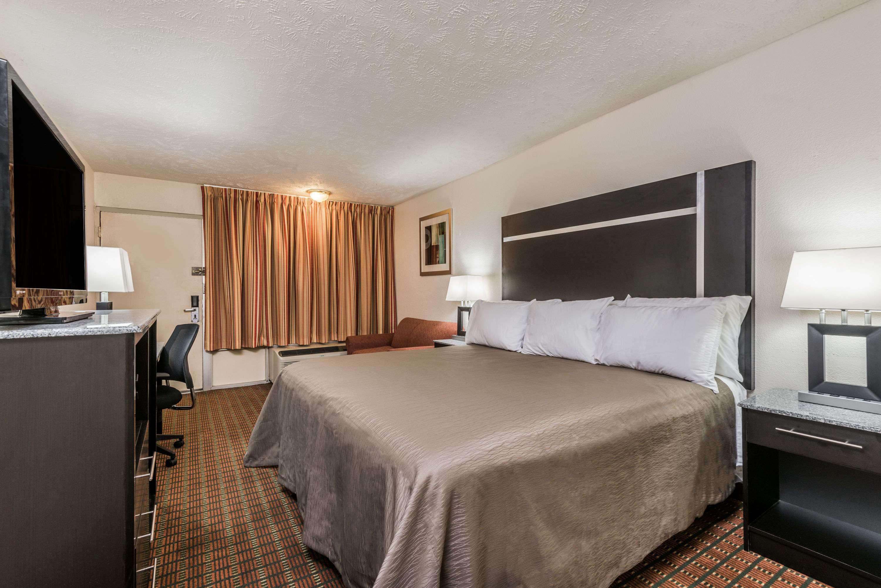 Ramada By Wyndham Lumberton Hotel ภายนอก รูปภาพ