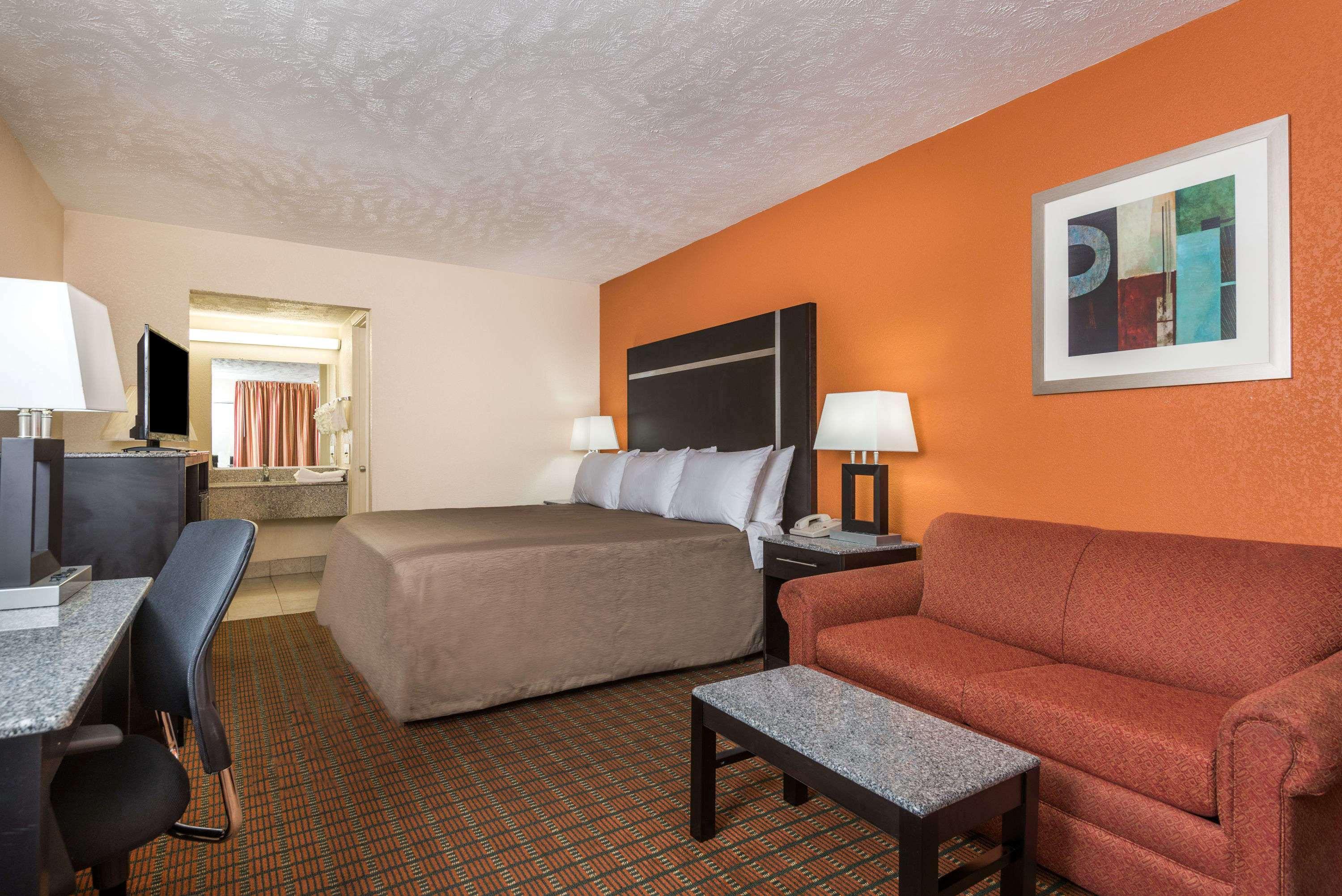 Ramada By Wyndham Lumberton Hotel ภายนอก รูปภาพ