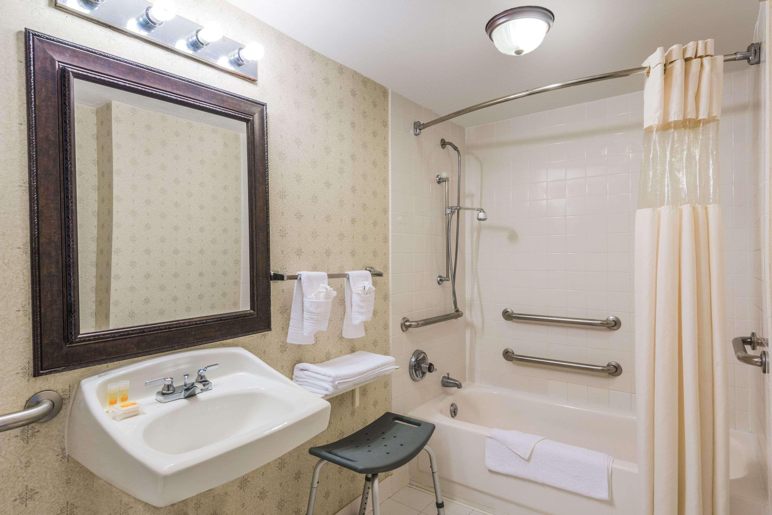 Ramada By Wyndham Lumberton Hotel ภายนอก รูปภาพ