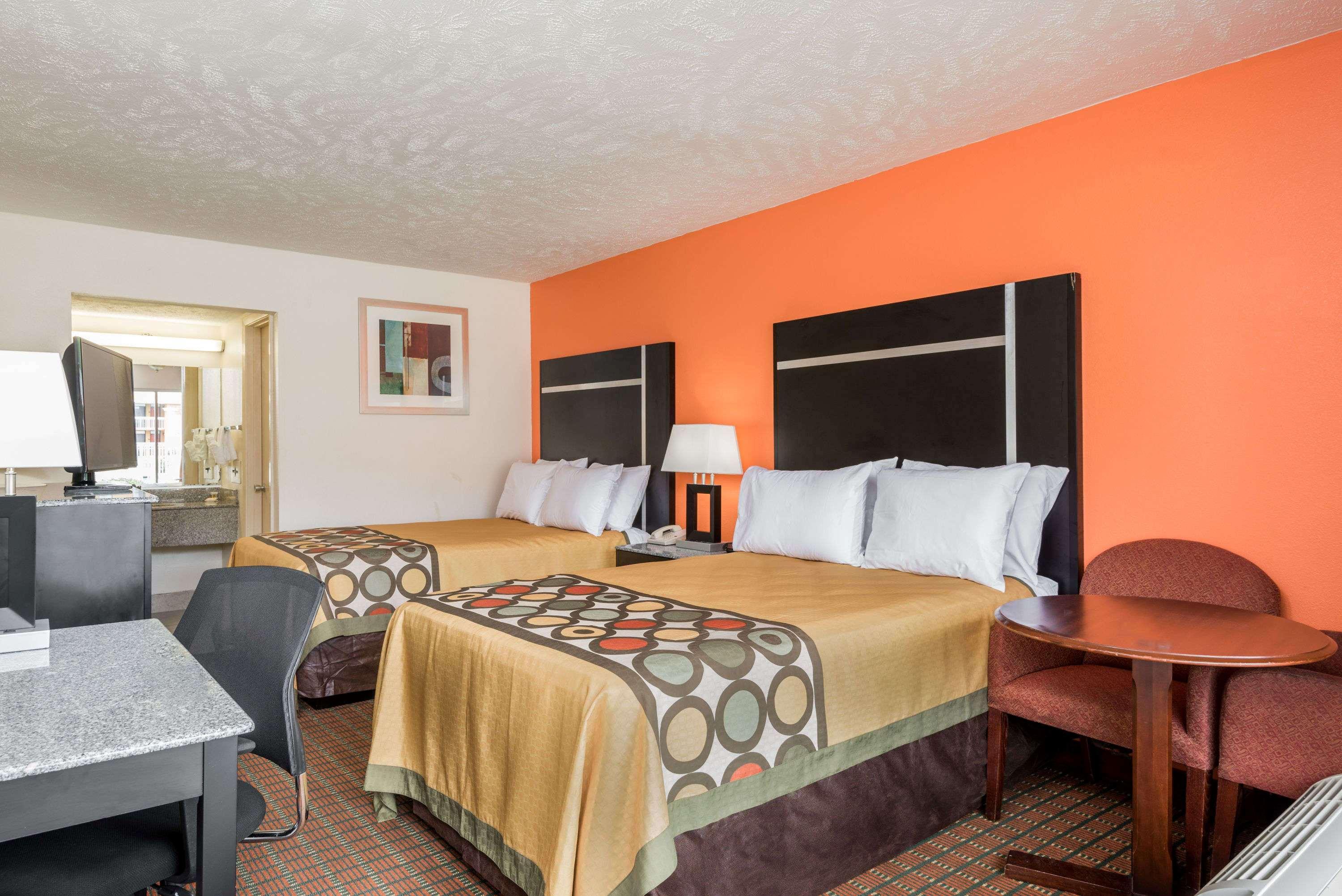 Ramada By Wyndham Lumberton Hotel ภายนอก รูปภาพ