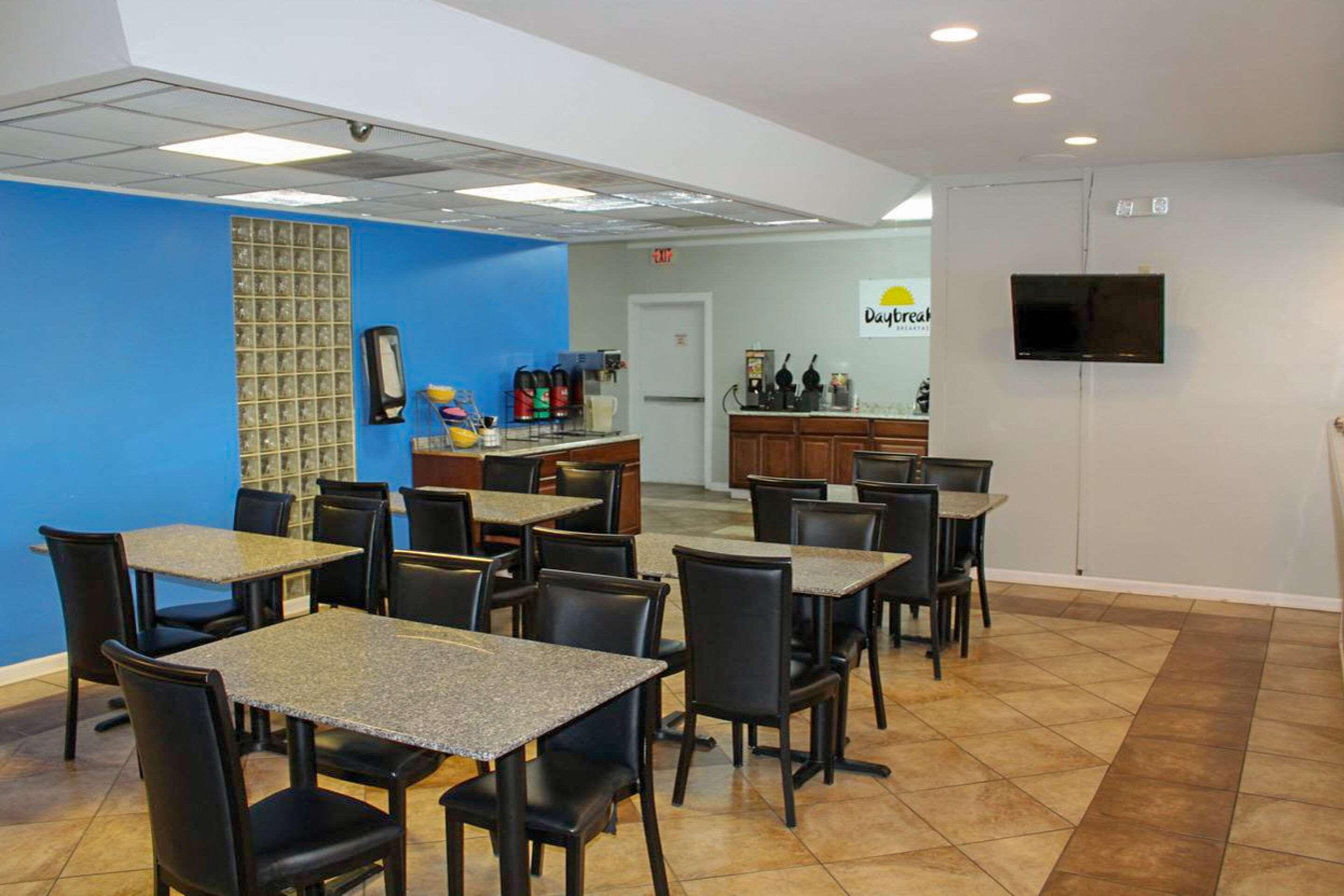 Ramada By Wyndham Lumberton Hotel ภายนอก รูปภาพ