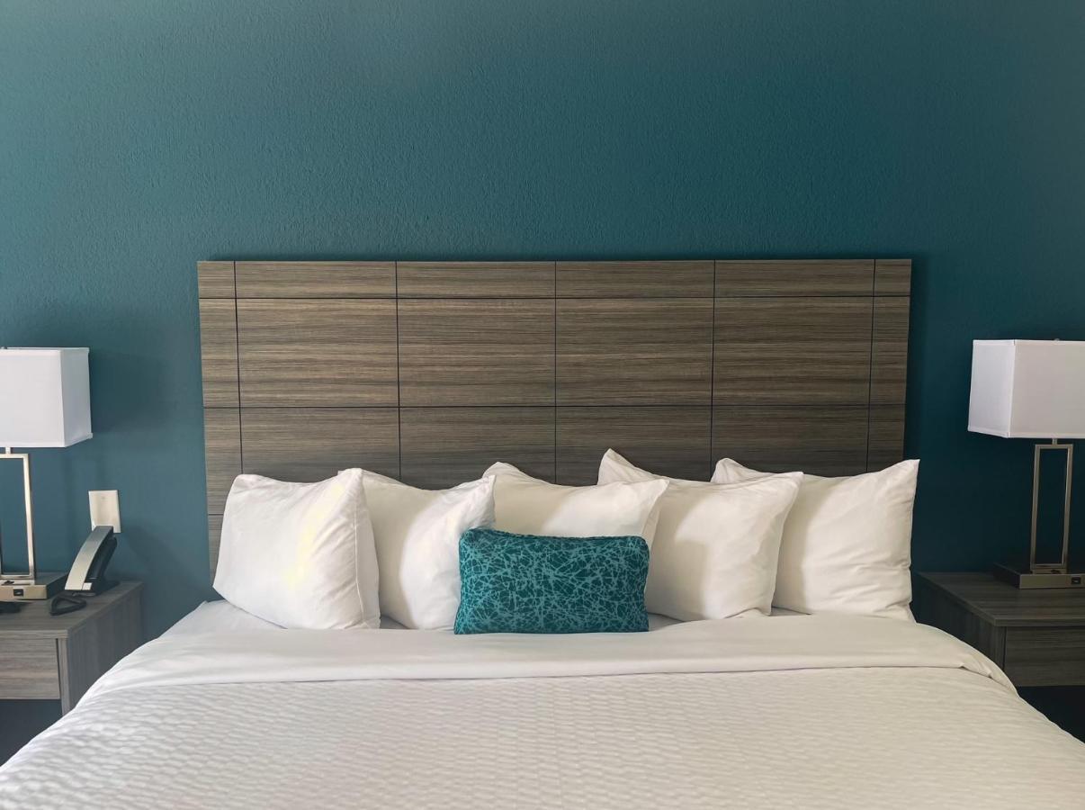 Ramada By Wyndham Lumberton Hotel ภายนอก รูปภาพ