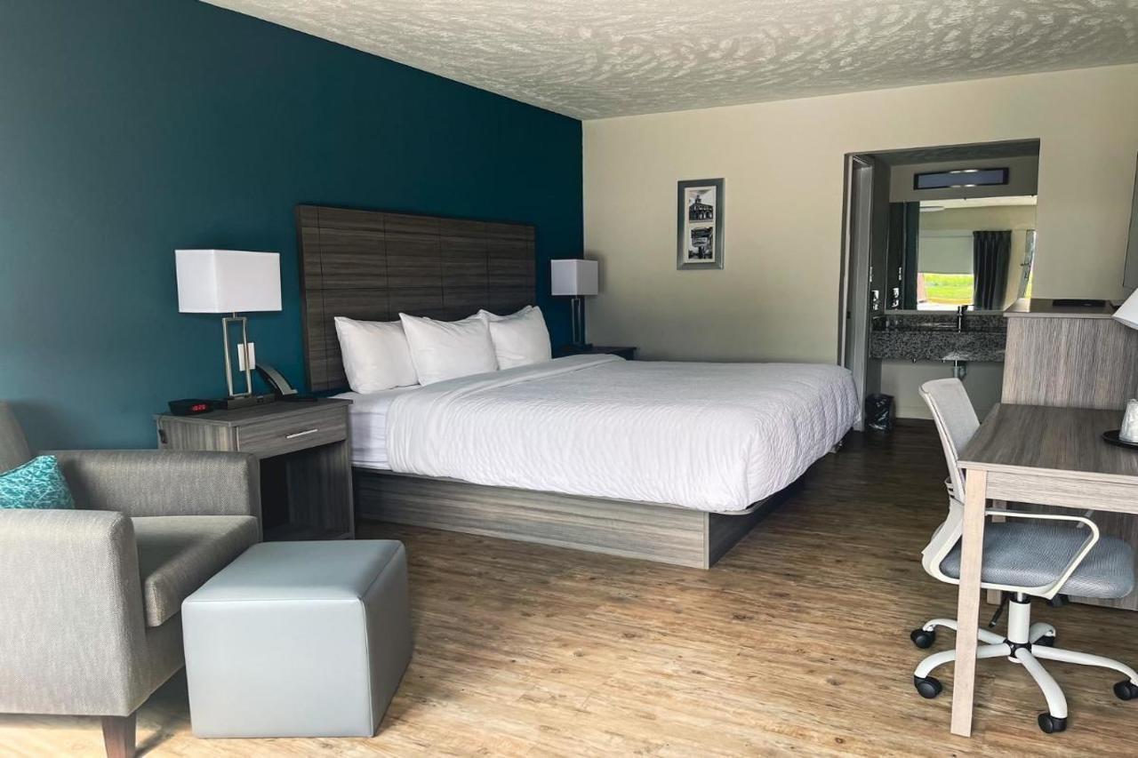 Ramada By Wyndham Lumberton Hotel ภายนอก รูปภาพ